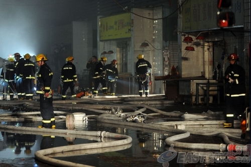 上海最大農產品批發市場突發火災，致6人遇難，安全警鐘再鳴